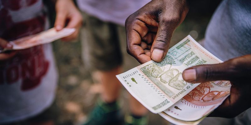 Inisiatif Moneter Baru di Zimbabwe: Peluncuran Mata Uang ‘ZiG’