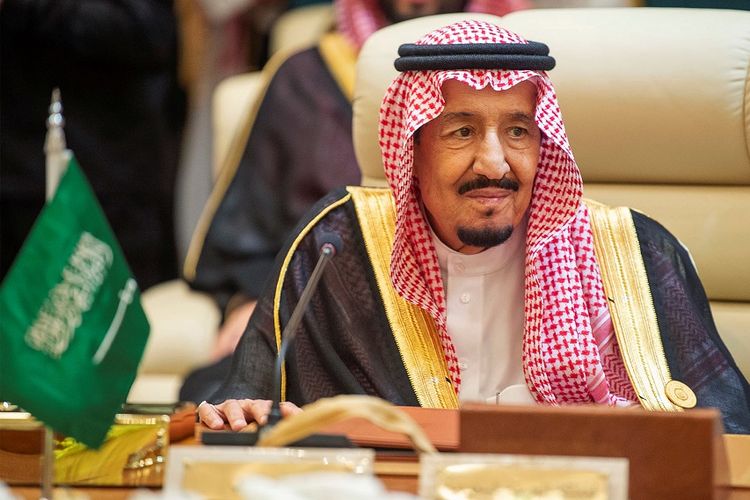 Raja Salman Menjalani Pemeriksaan Medis di Jeddah: Demam Tinggi dan Nyeri Sendi
