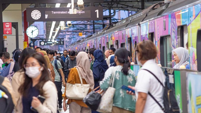 PT MRT Jakarta Perpanjang Jadwal Operasi hingga Tengah Malam untuk Konser NCT Dream dan Kyuhyun