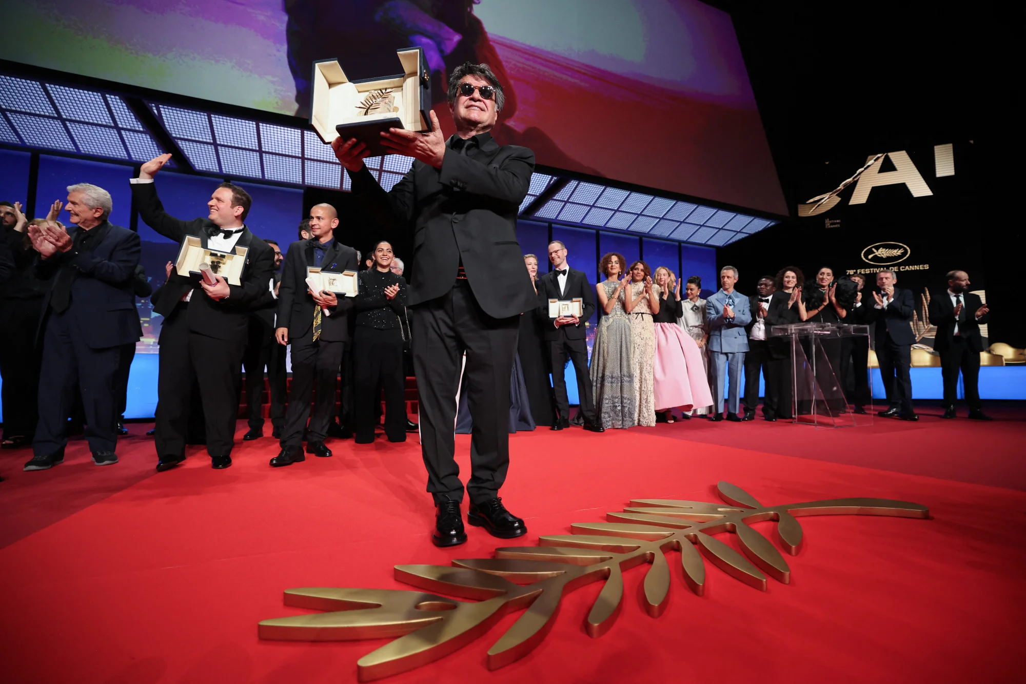 triumf-jafar-panahi-di-cannes-it-was-just-an-accident-raih-palme-dor-di-tengah-sorotan