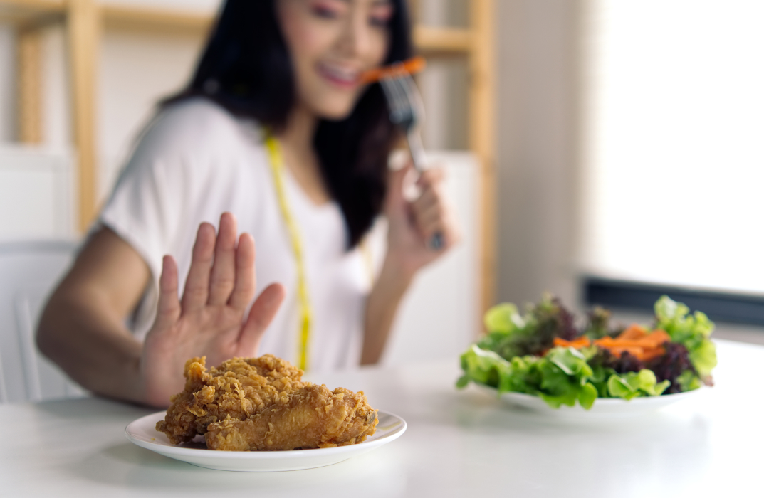 7 Makanan yang Wajib Dihindari Saat Diet