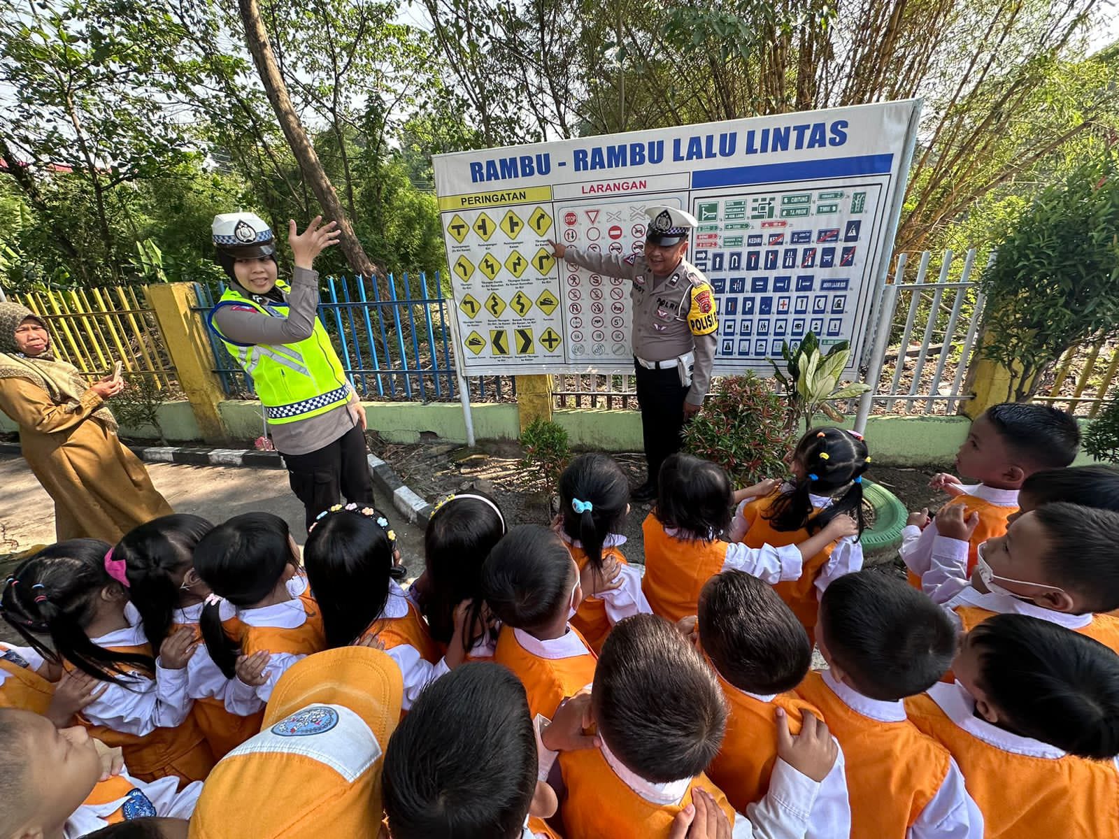 Edukasi Keselamatan Lalu Lintas: Langkah Awal Penting untuk Masyarakat Sejak Usia Dini
